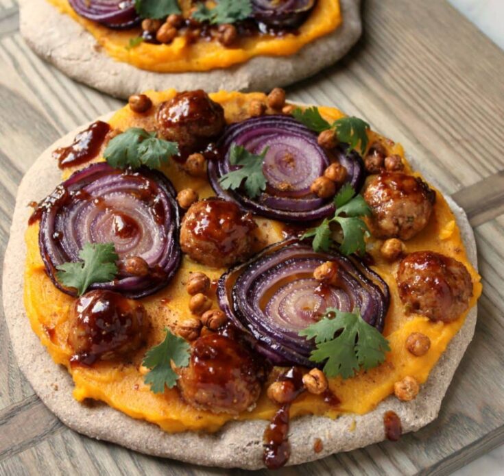 #pizza #veganpizza #garammasala #masalachickpeas
