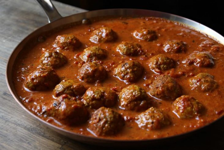 Butter Chicken is rich and luxurious Indian favourite known all over the world. Try these Butter Chicken Meatballs as a fun twist on a cherished classic. Start with roasted spices and your mouth will thank you. #butterchicken #curry #meatballs #chickenmeatballs #garammasala #tandoorimasala #spices
