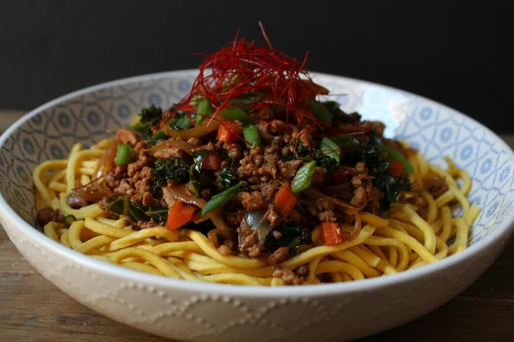 A quick and spicy ground pork stir fry, perfect for when that spicy noodle craving hits. Perfectly balanced flavours with sweetness, saltiness, umami and a nice kick of heat from Szechuan peppercorns and Korean gochugaru. #spicynoodles #PorkStirfry #SzechuanPork #noodles #dinner #SzechuanPorkStiryFry