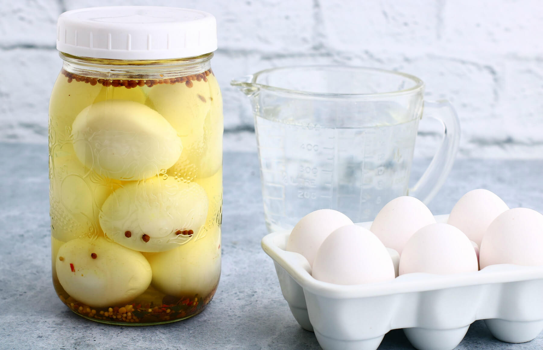 How to Cook Eggs in a Mason Jar Ring