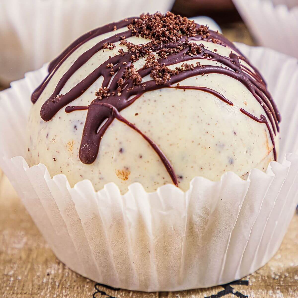 Cookies and Cream Hot Chocolate Bomb Recipe Dish 'n' the Kitchen