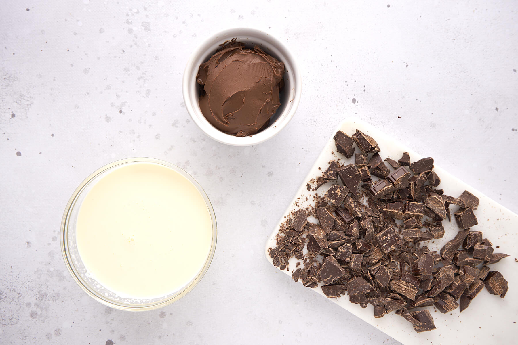 Three ingredients for Nutella frosting.