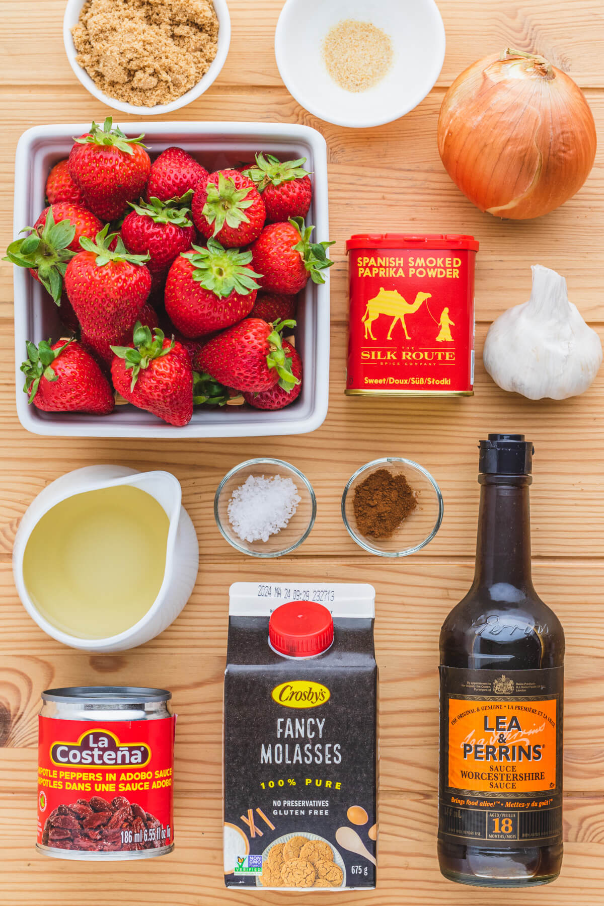 Ingredients required to make strawberry chipotle barbecue sauce with molasses.