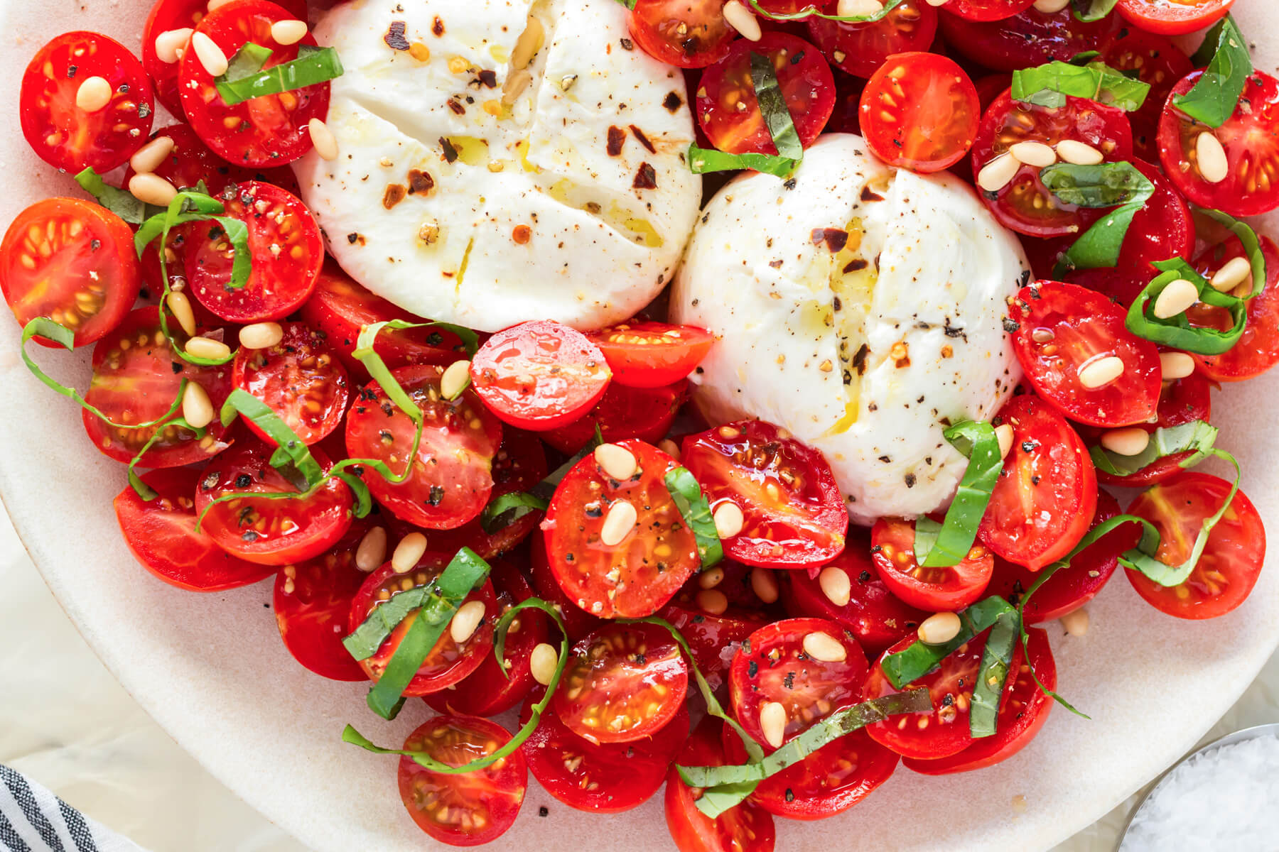 Tomato Burrata Salad - Dish 'n' the Kitchen