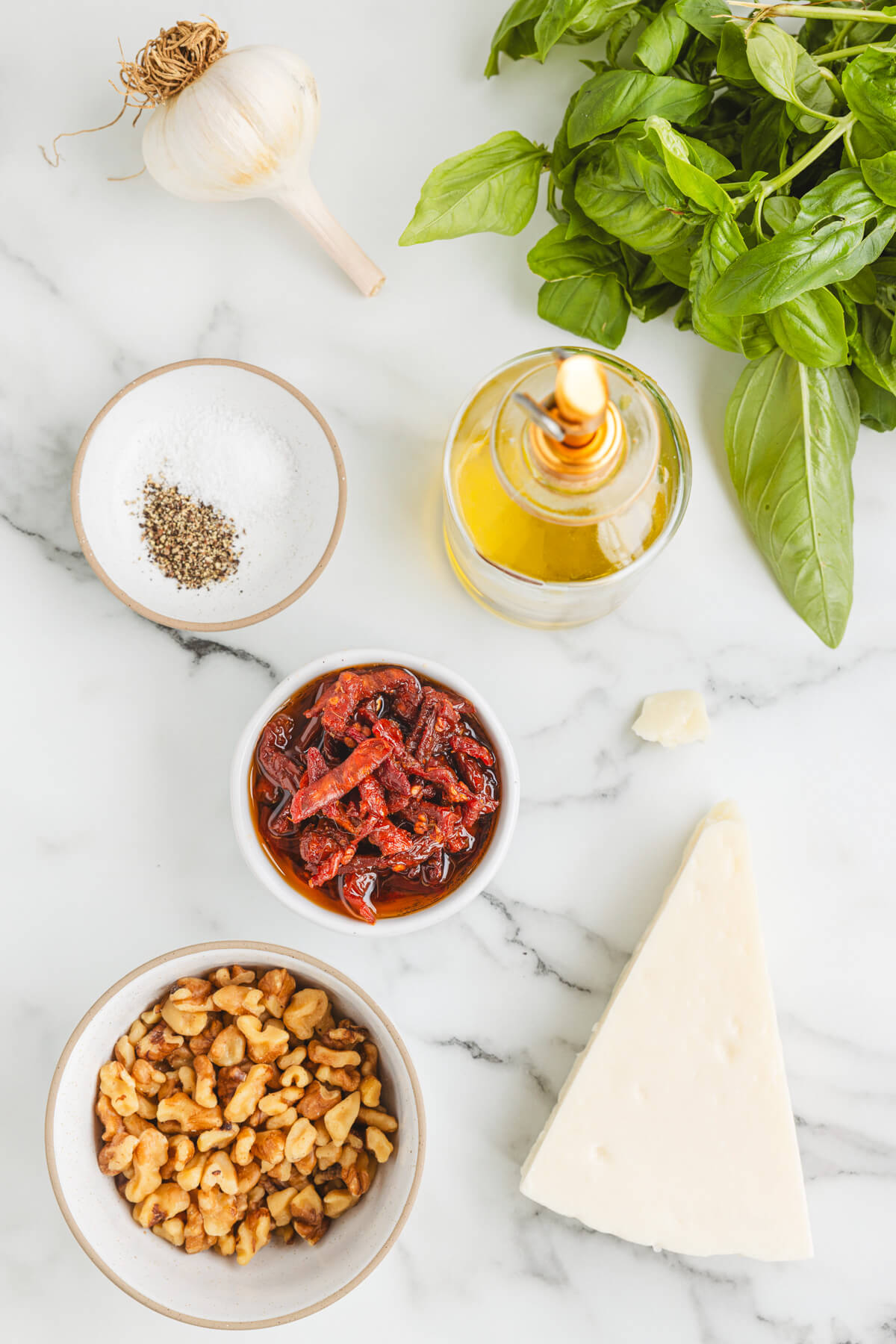 Ingredients required to make Sundried Tomato Pesto.