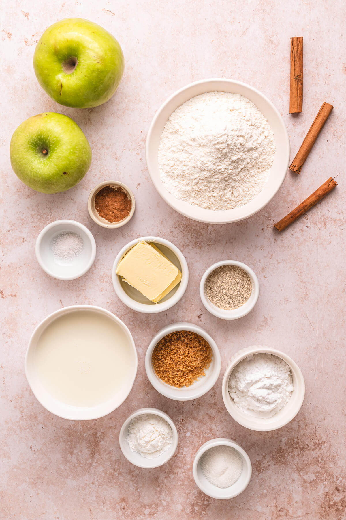 Ingredients required to make Apple Pie Cinnamon Buns.