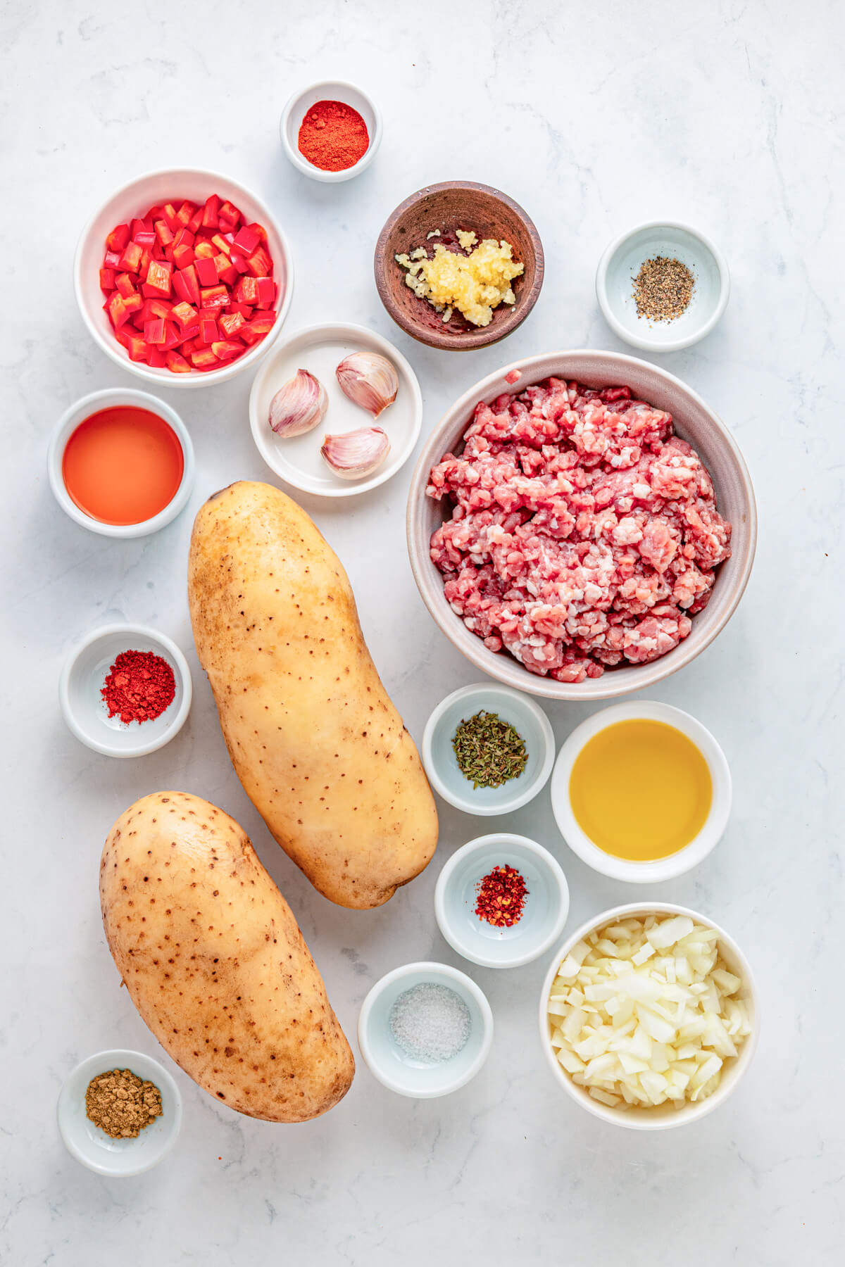 Ingredients required to make Papas con Chorizo.