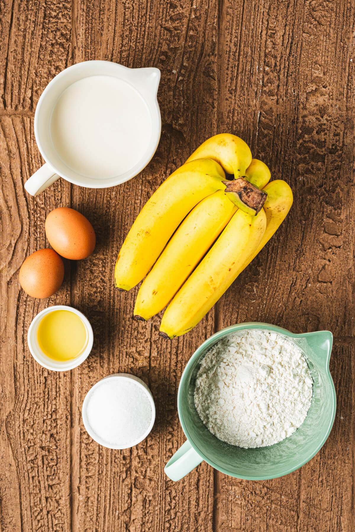 Ingredients required to make Banana Crepes.