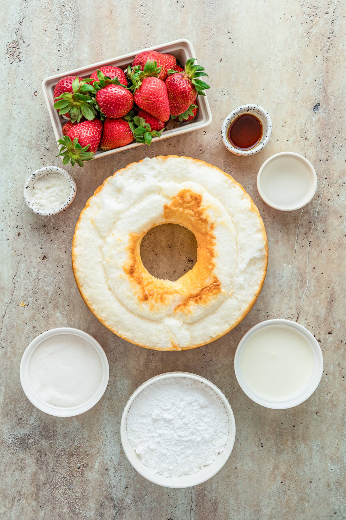 Ingredients required to make strawberry trifle.