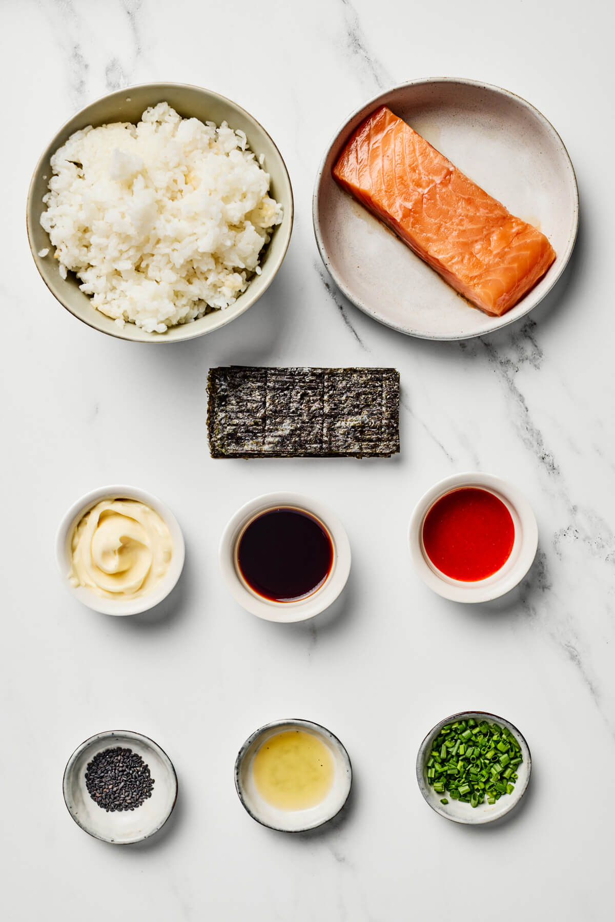 Ingredients required to make Spicy Salmon Onigiri.