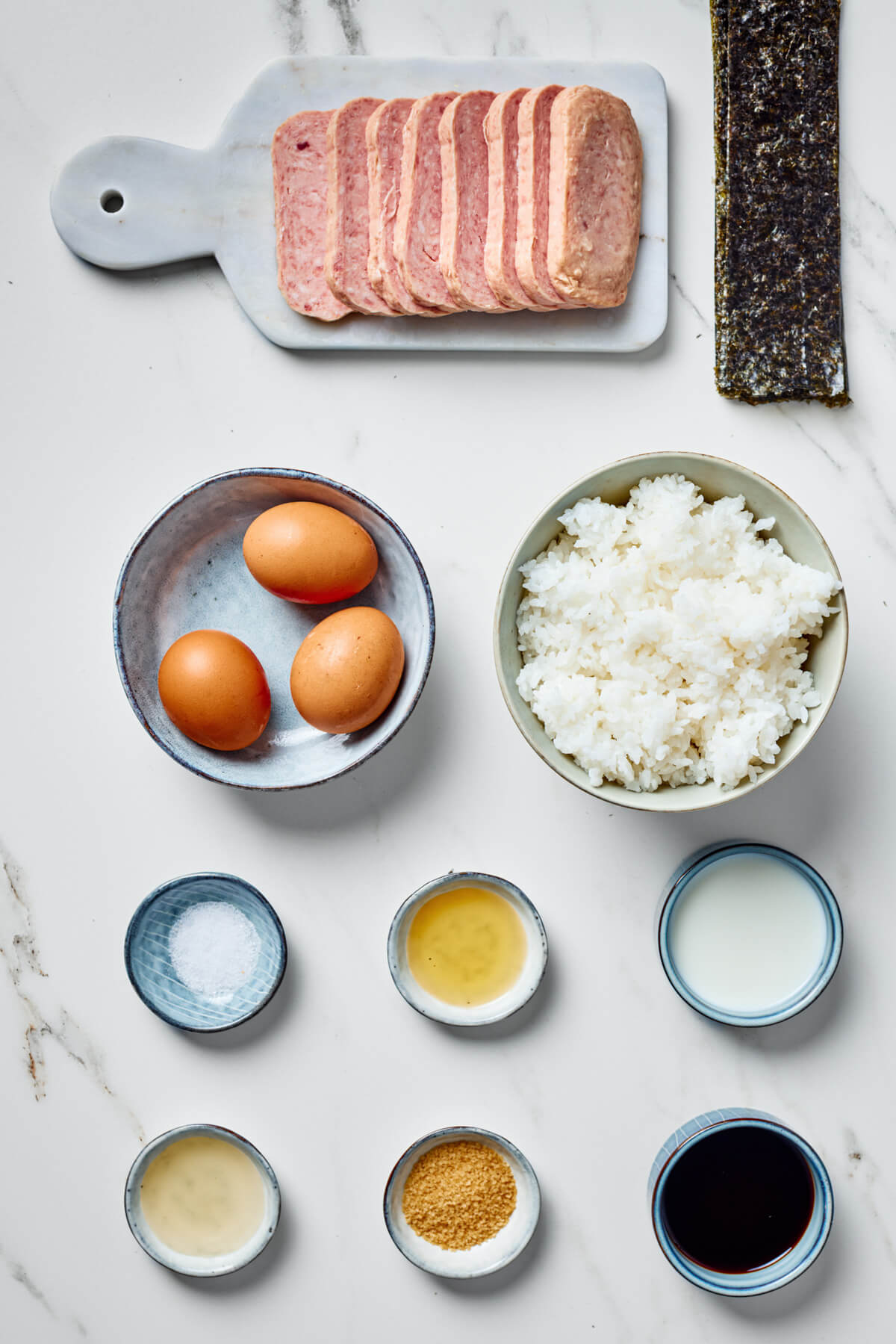 Ingredients required to make Spam and Egg Musubi.